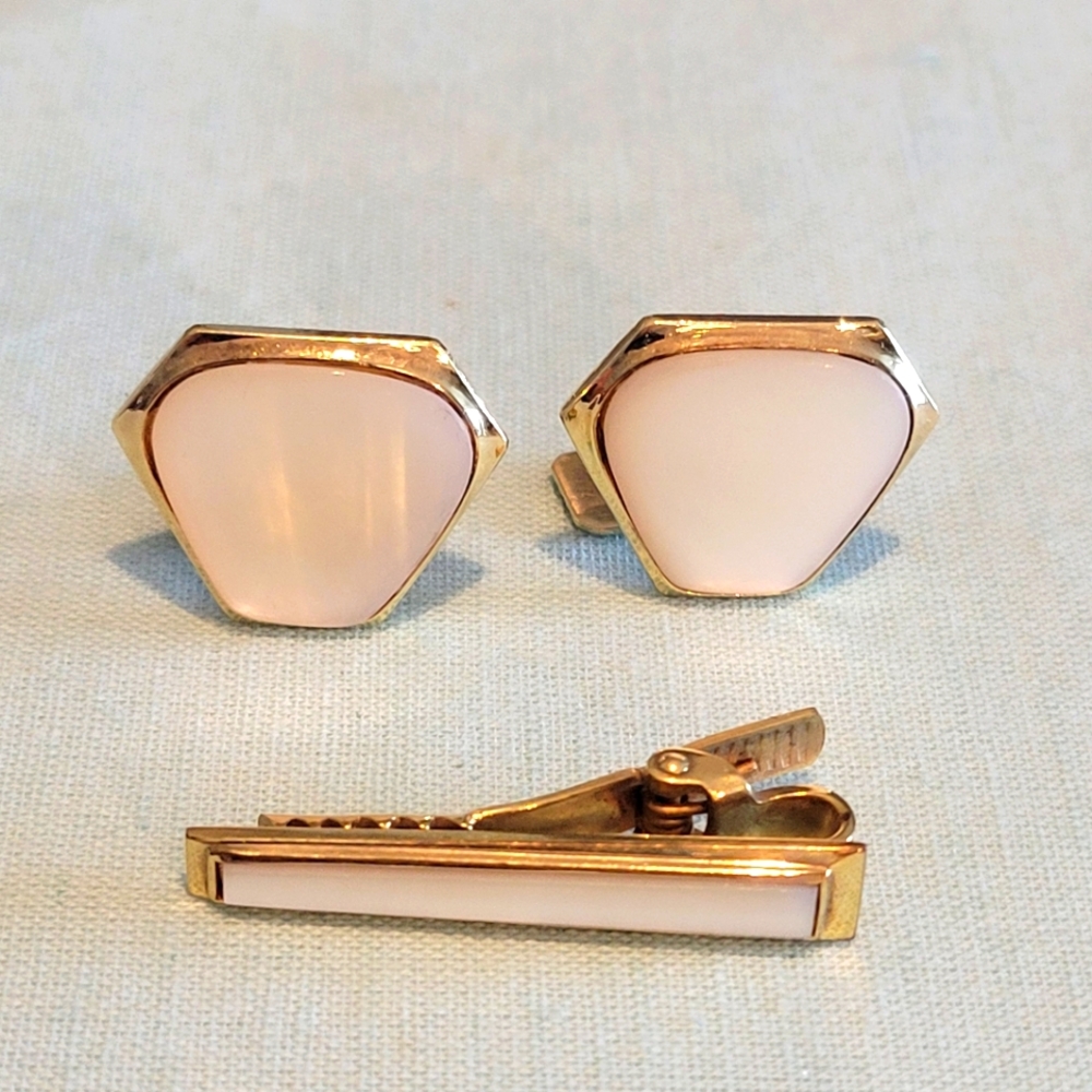 BEAUTIFUL VINTAGE CUFFLINKS SET WITH TIE PIN BY AMERIC